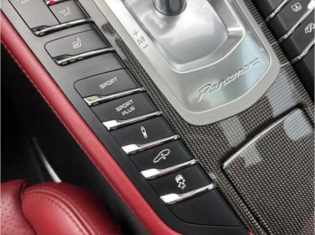 2016 Porsche Panamera GTS