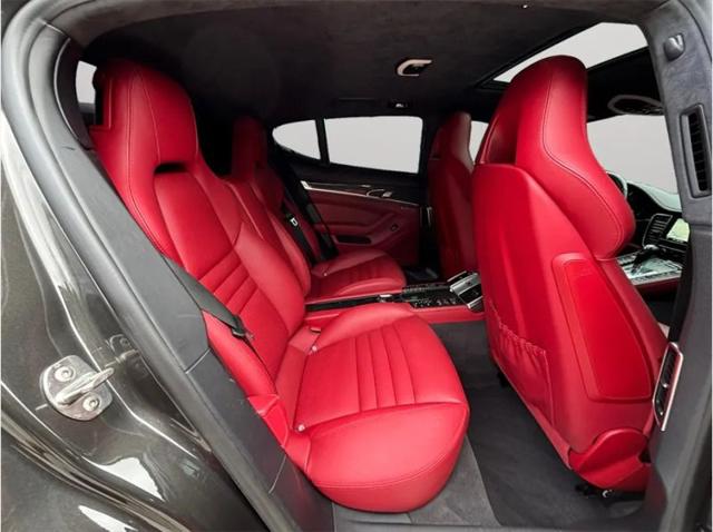 2016 Porsche Panamera GTS
