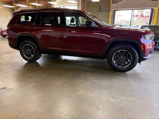 2022 Jeep Grand Cherokee L Laredo 4x4
