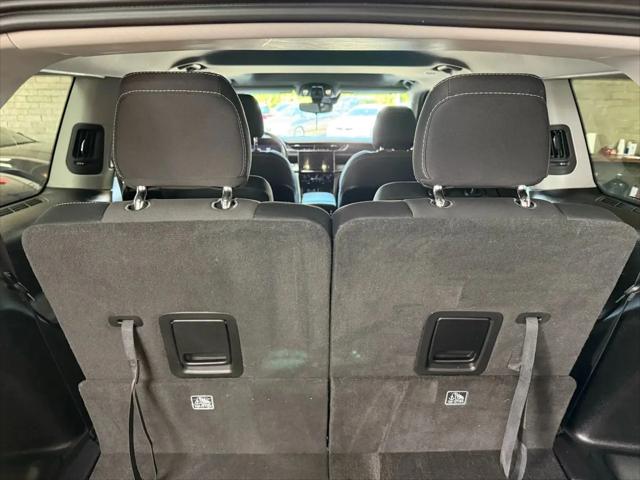 2022 Jeep Grand Cherokee L Laredo 4x4