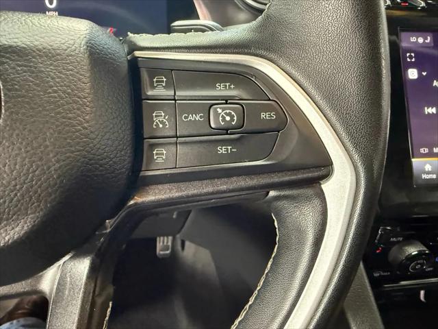 2022 Jeep Grand Cherokee L Laredo 4x4