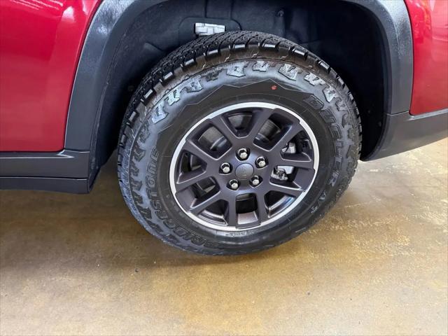 2022 Jeep Grand Cherokee L Laredo 4x4