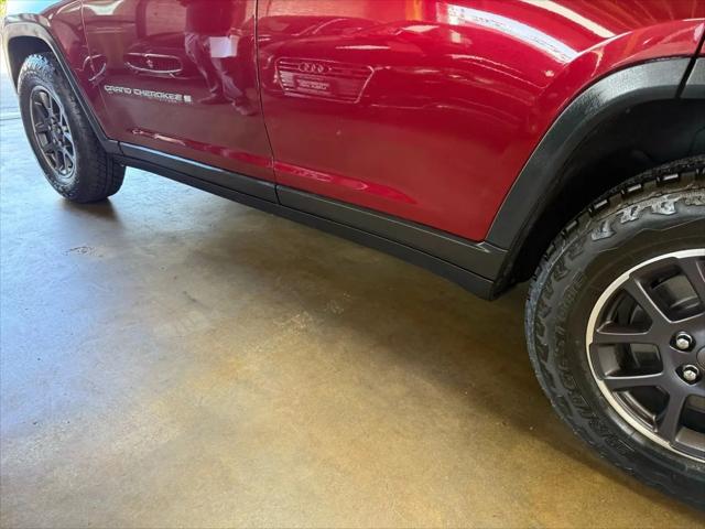 2022 Jeep Grand Cherokee L Laredo 4x4