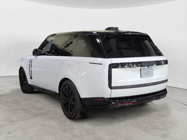 2026 Land Rover Range Rover P550e SE