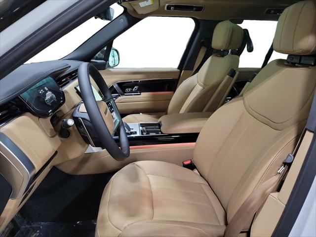 2026 Land Rover Range Rover P550e SE