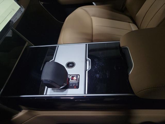 2026 Land Rover Range Rover P550e SE