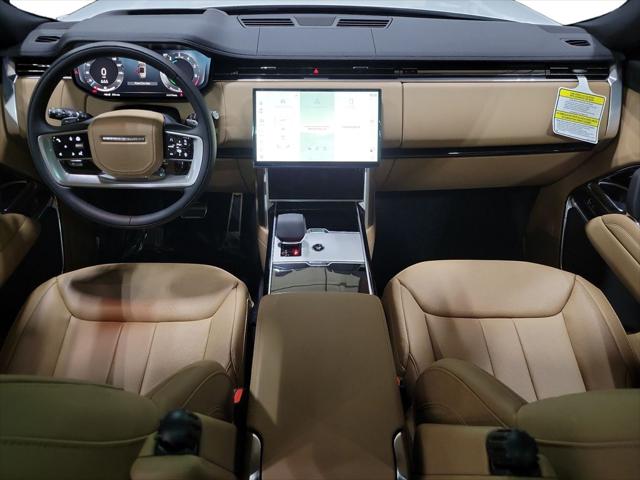 2026 Land Rover Range Rover P550e SE