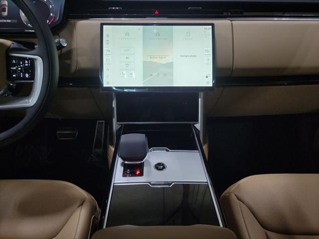 2026 Land Rover Range Rover P550e SE