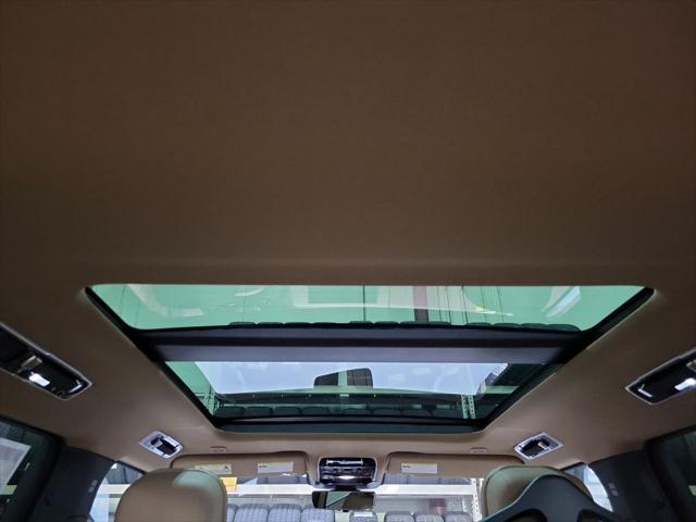 2026 Land Rover Range Rover P550e SE