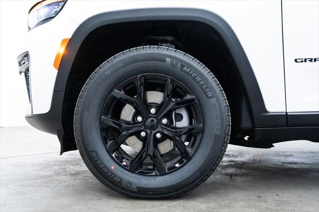 2026 Jeep Grand Cherokee Altitude 4x4