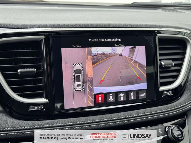 2026 Chrysler Pacifica Select