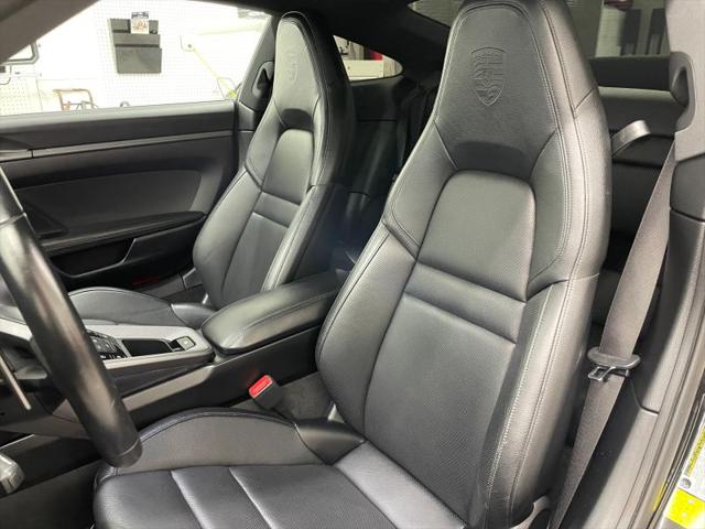 2021 Porsche 911 Carrera