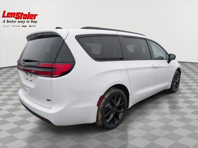 2026 Chrysler Pacifica Select AWD