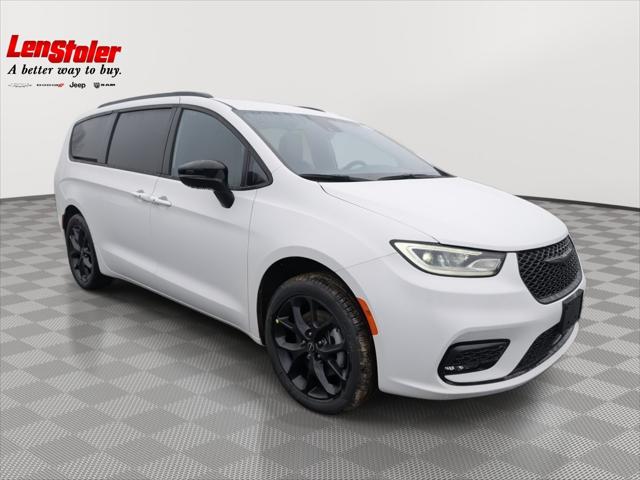 2026 Chrysler Pacifica Select AWD