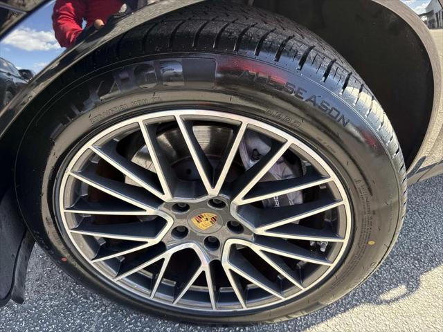 2022 Porsche Cayenne Platinum Edition