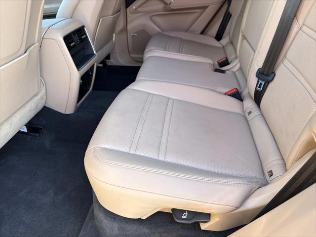 2022 Porsche Cayenne Platinum Edition