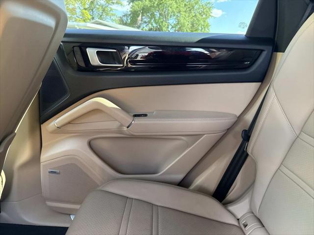 2022 Porsche Cayenne Platinum Edition