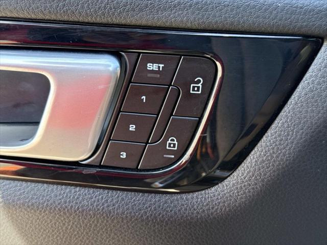 2022 Porsche Cayenne Platinum Edition