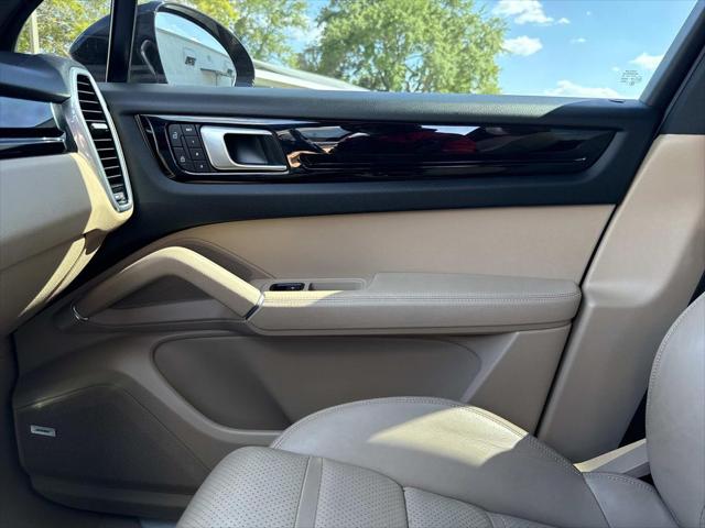 2022 Porsche Cayenne Platinum Edition
