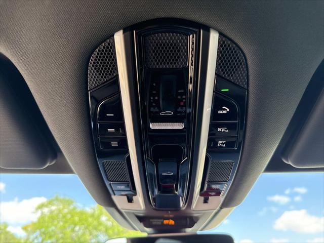 2022 Porsche Cayenne Platinum Edition