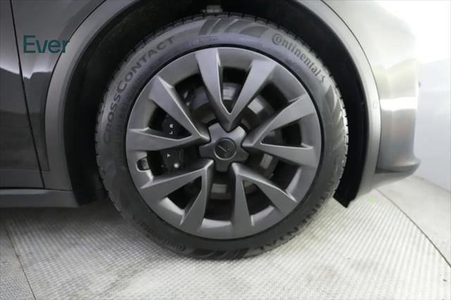 2023 Tesla Model X Standard Range