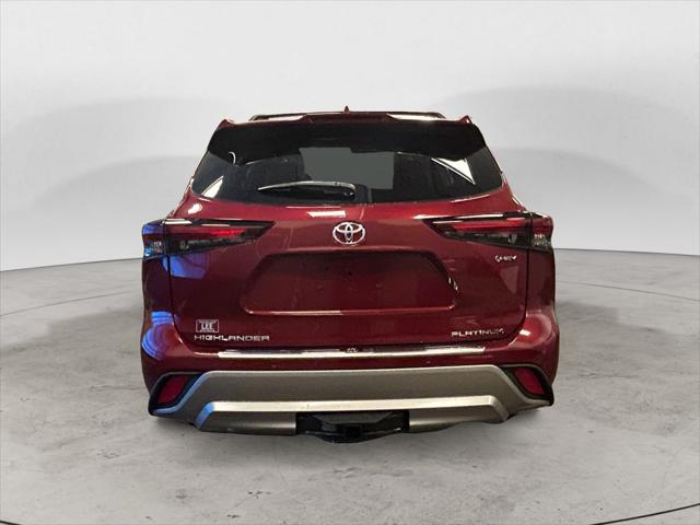 2026 Toyota Highlander Hybrid Platinum