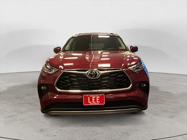 2026 Toyota Highlander Hybrid Platinum