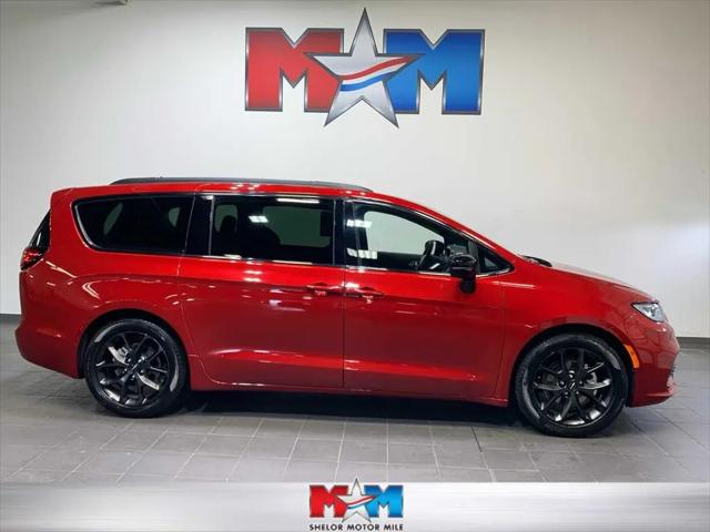 2025 Chrysler Pacifica Limited for sale in Christiansburg, VA