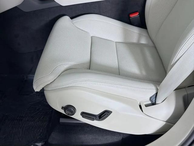 2026 Volvo XC90 Plug-In Hybrid Ultra, T8 AWD, Electric/Gasoline, Bright, 7 Seats