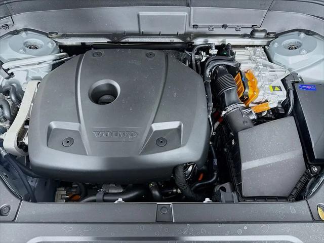 2026 Volvo XC90 Plug-In Hybrid Ultra, T8 AWD, Electric/Gasoline, Bright, 7 Seats