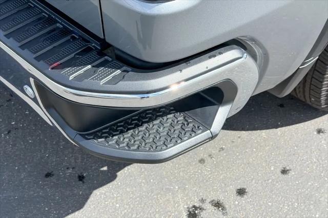 2026 GMC Sierra 1500 Crew Cab, Short Bed, SLT, 4WD