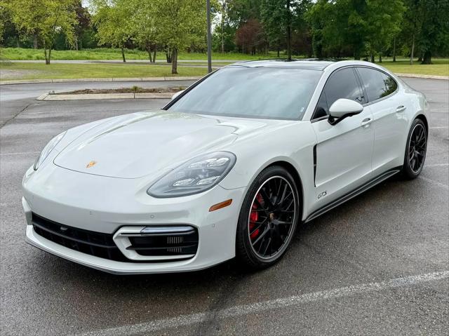 2022 Porsche Panamera GTS