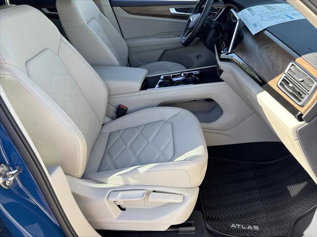 2026 Volkswagen Atlas SE with Technology