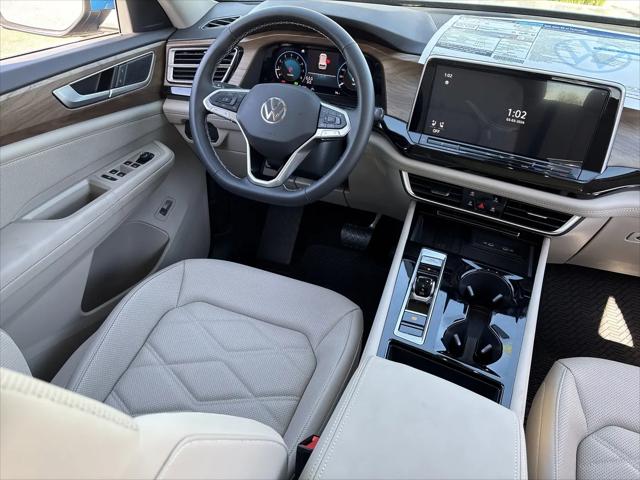 2026 Volkswagen Atlas SE with Technology
