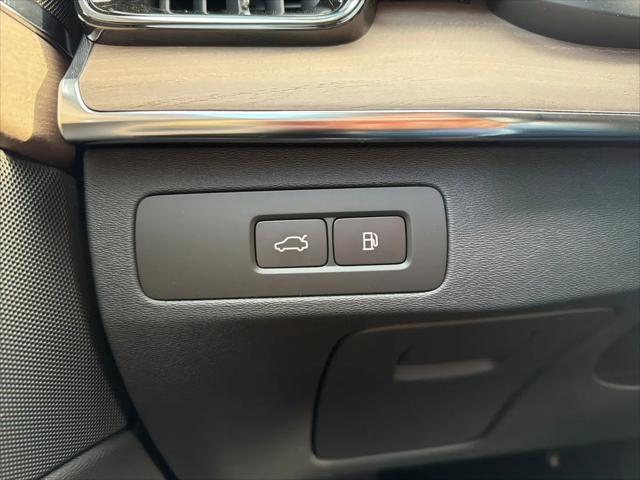 2026 Volvo XC90 Plug-In Hybrid Plus, T8 AWD, Electric/Gasoline, Bright, 6 Seats