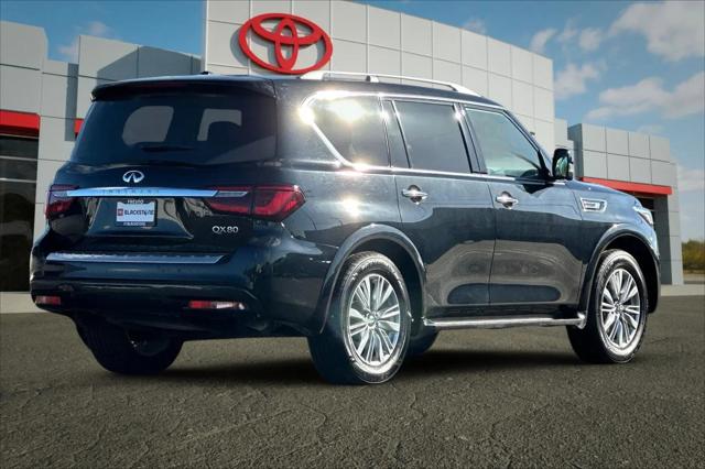 2023 INFINITI QX80 LUXE