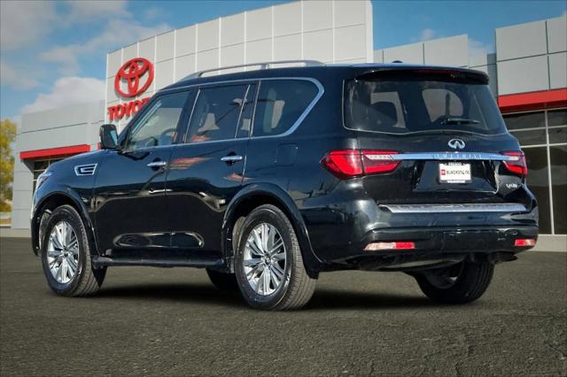 2023 INFINITI QX80 LUXE