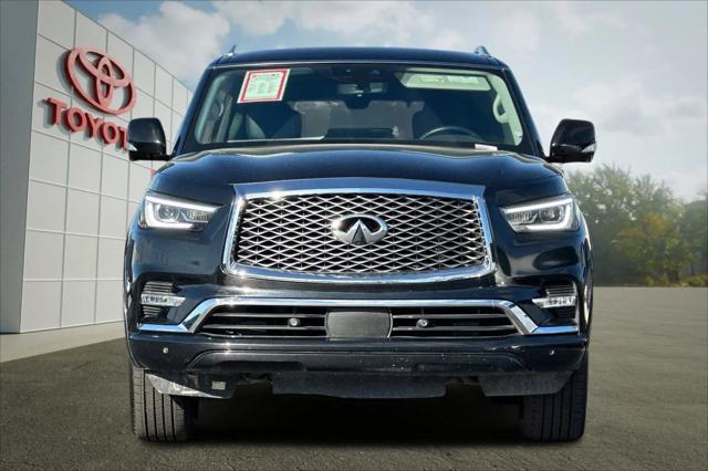 2023 INFINITI QX80 LUXE