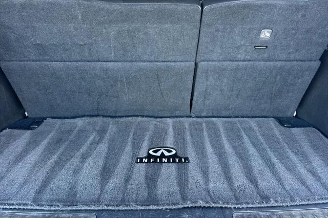 2023 INFINITI QX80 LUXE