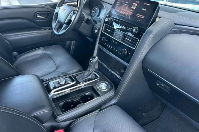 2023 INFINITI QX80 LUXE