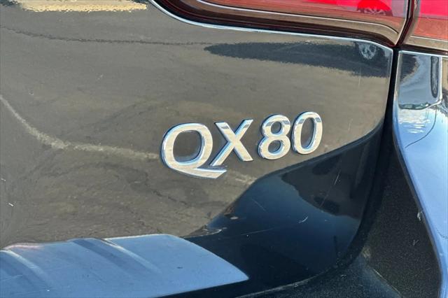 2023 INFINITI QX80 LUXE
