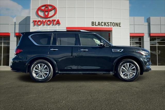 2023 INFINITI QX80 LUXE