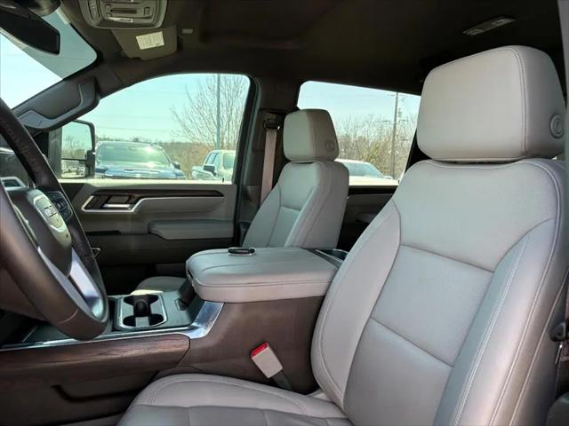 2024 GMC Sierra 2500HD 4WD Crew Cab Standard Bed SLT