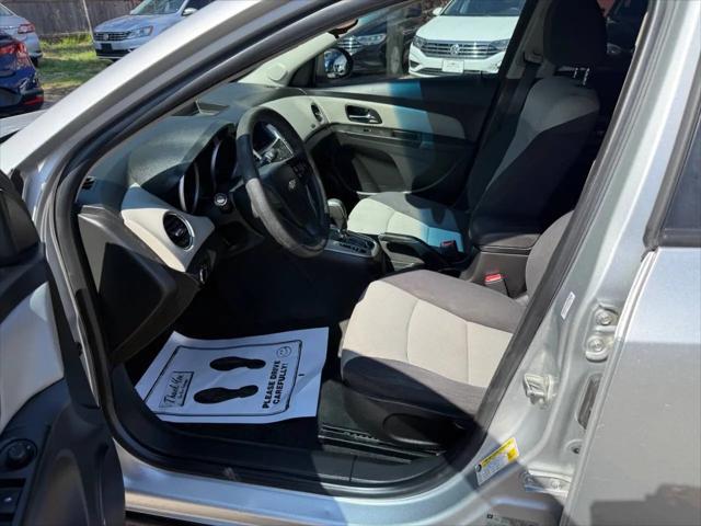 2013 Chevrolet Cruze LS Auto
