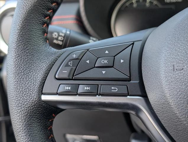 2025 Nissan Versa 1.6 SR