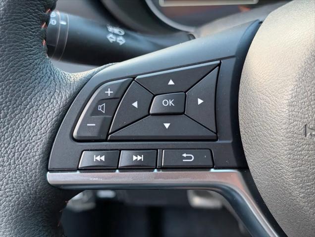 2025 Nissan Versa 1.6 SR