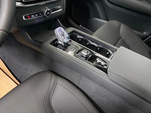 2026 Volvo XC90 Plus, B6 AWD Gas (mild hybrid), Gasoline, Bright, 7 Seats