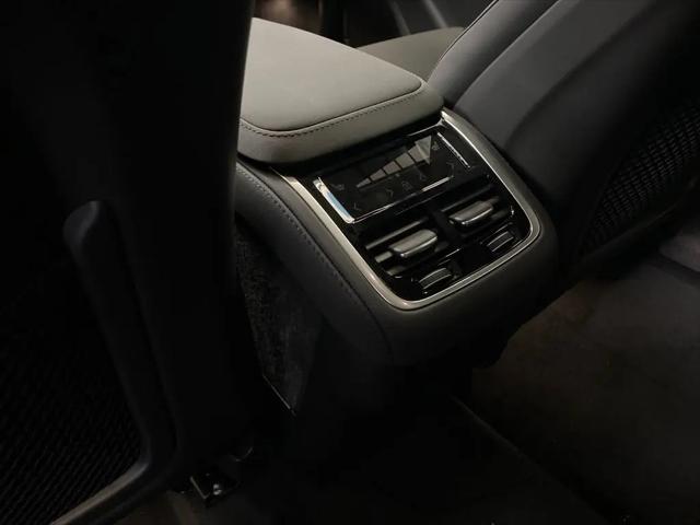 2026 Volvo XC90 Plus, B6 AWD Gas (mild hybrid), Gasoline, Bright, 7 Seats