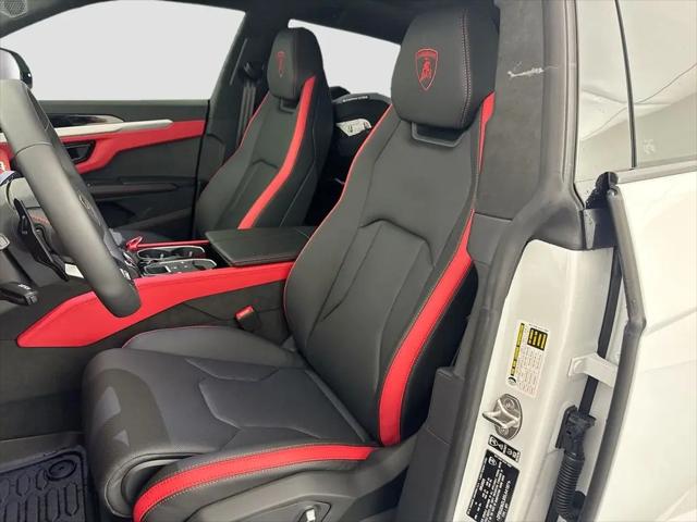 2025 Lamborghini Urus SE