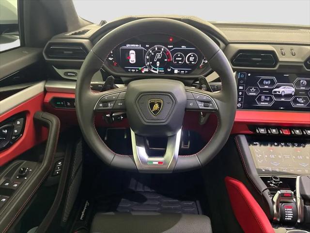 2025 Lamborghini Urus SE